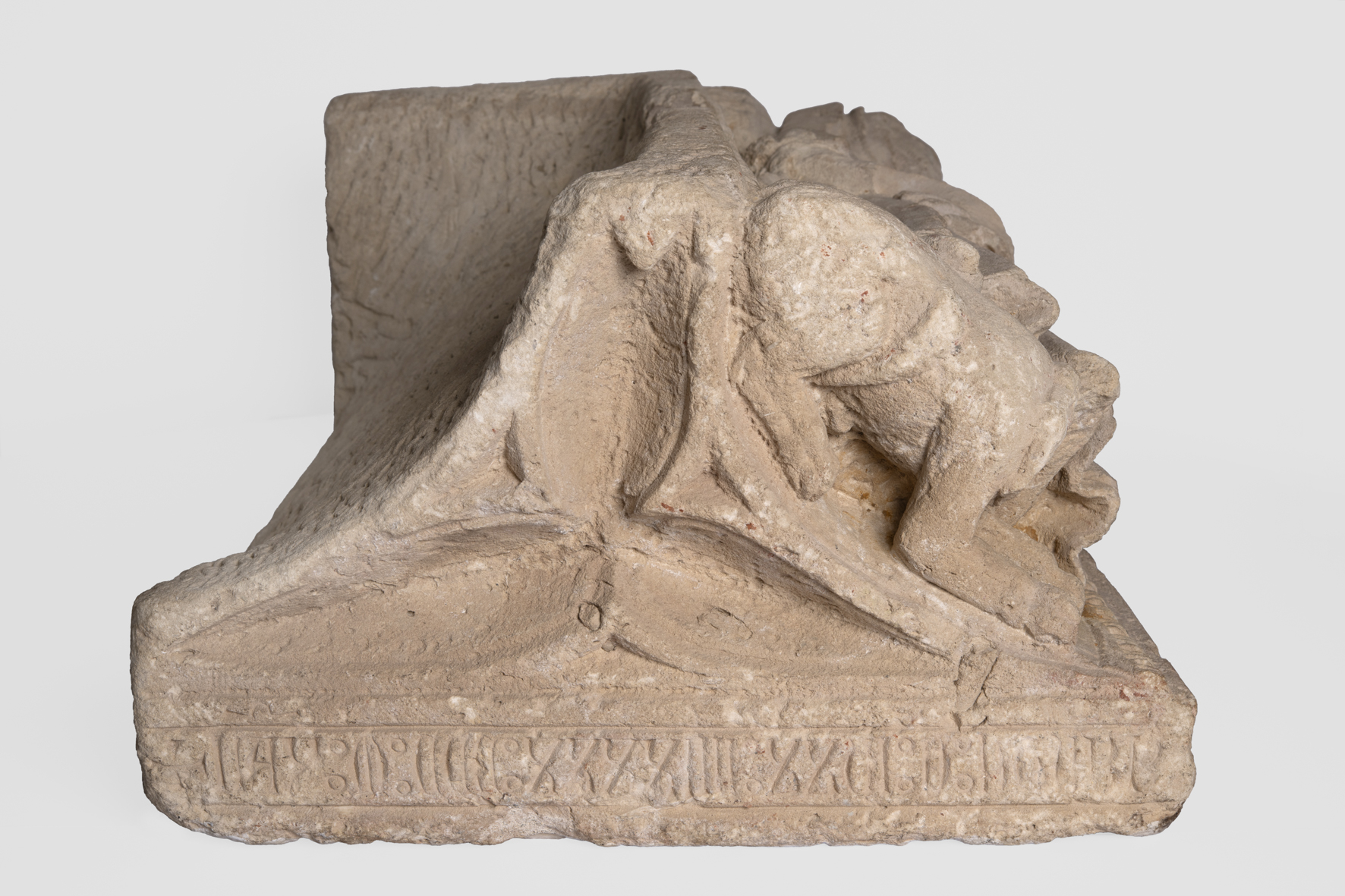 Couvercle de sarcophage ossuaire de Perpenya Blan_3